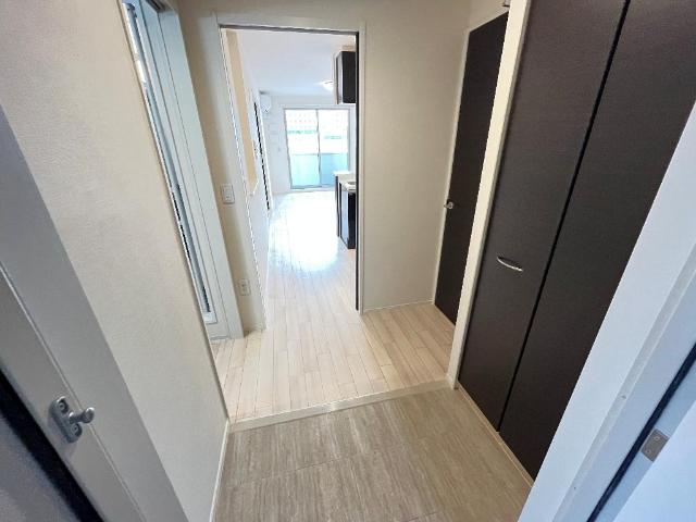 エストレージャ 玄関