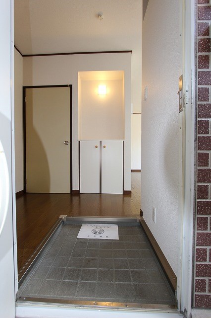 サンシティ谷川 玄関