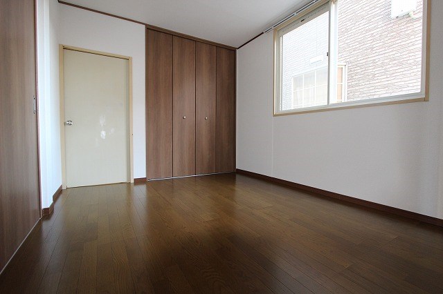 サンシティ谷川 ベッドルーム