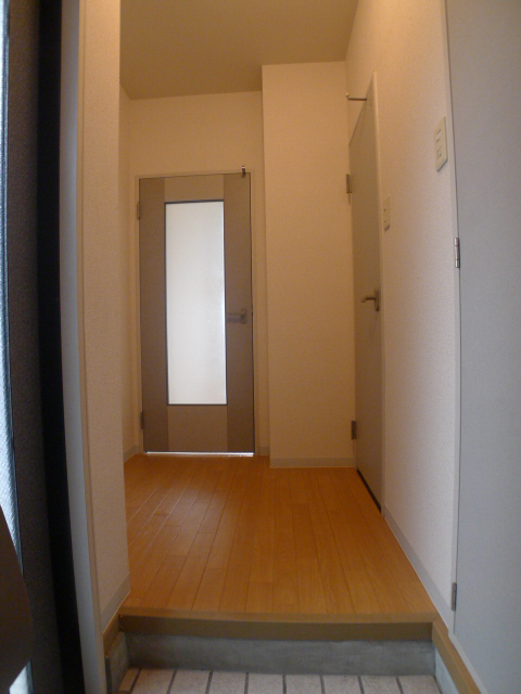 メゾングレーヌ 玄関