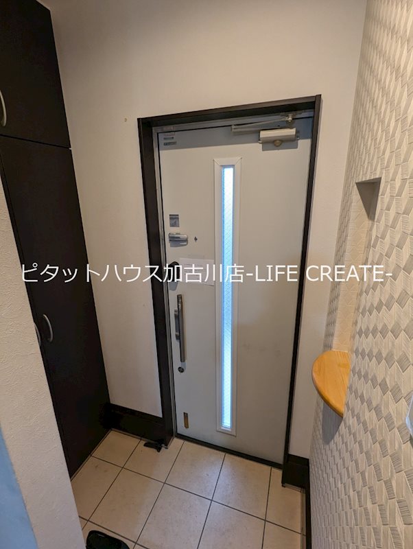 CREST TOWN美乃利 玄関