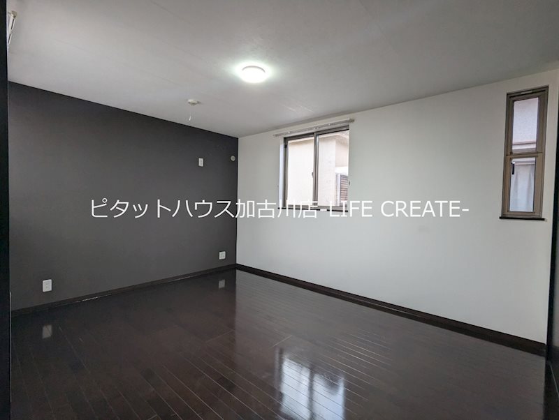 CREST TOWN美乃利 ベッドルーム