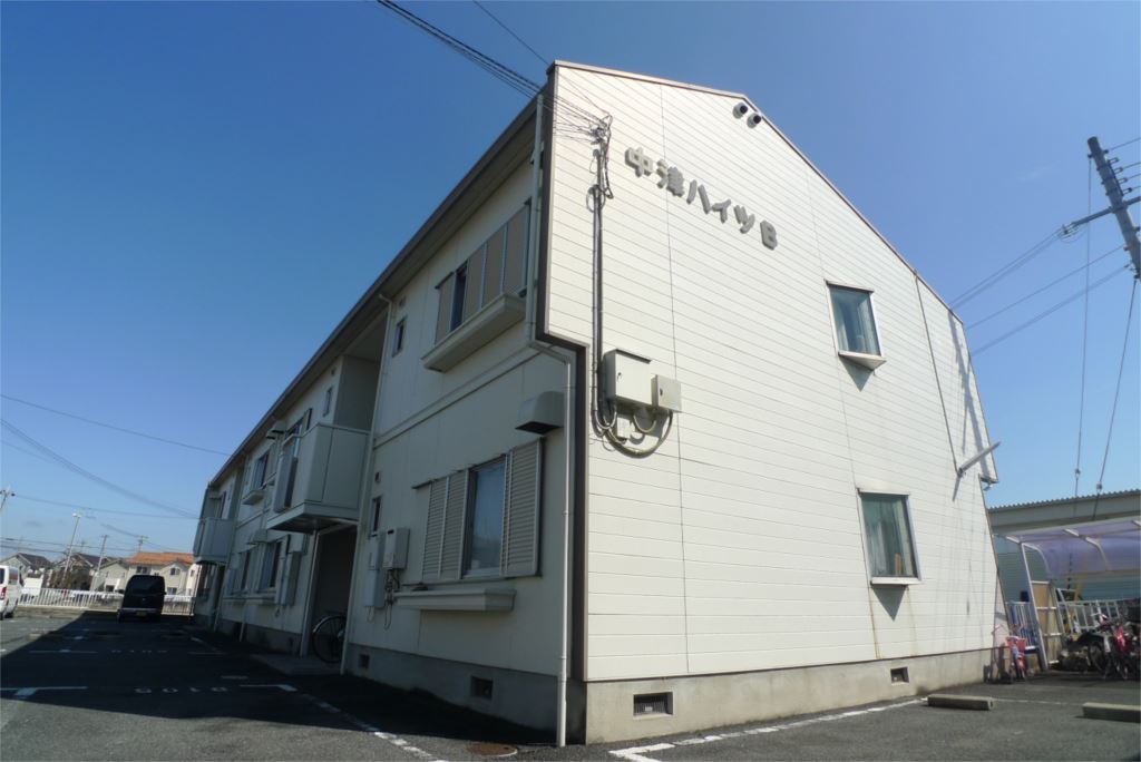閑静な住宅街にたたずむハイツです！