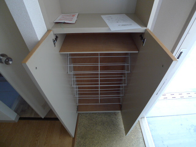 中津ハイツＢ 玄関