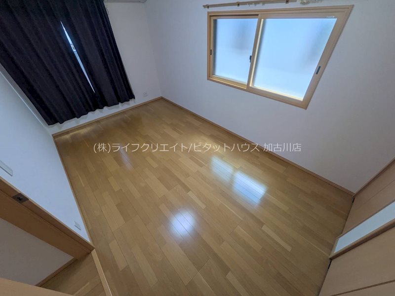 平岡町新在家　戸建て ベッドルーム