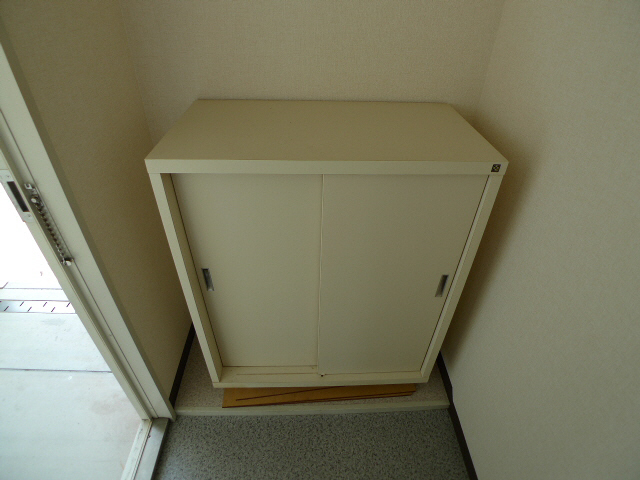 ホワイトシャルム 玄関