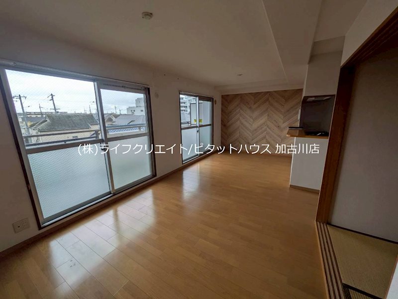 サンロイヤル加古川リバージュ4号館 リビング