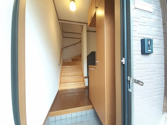 メゾン・ラフィネ 玄関