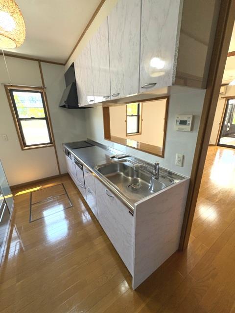 高砂町松波町戸建 リビング