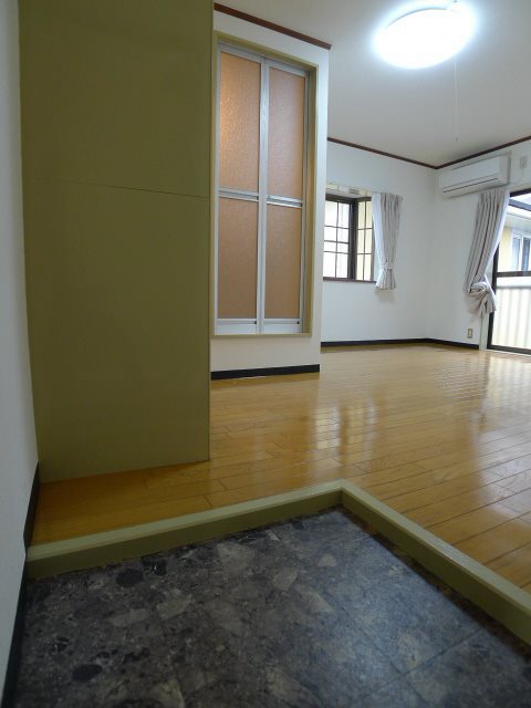 ヴィレッジカリアⅣ 玄関