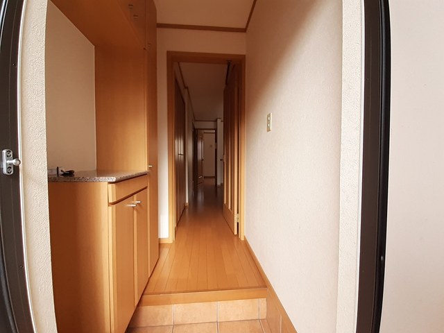 エレガンシア 玄関