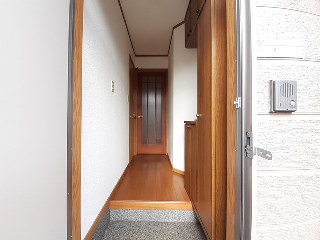 オマージュ壱番館 玄関