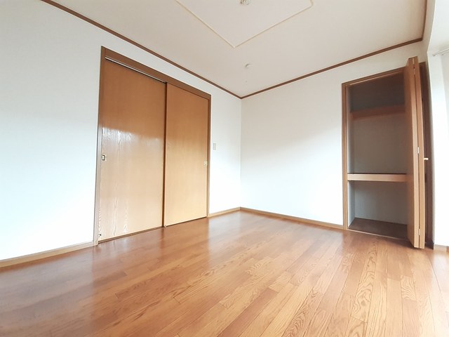 オマージュ壱番館 ベッドルーム