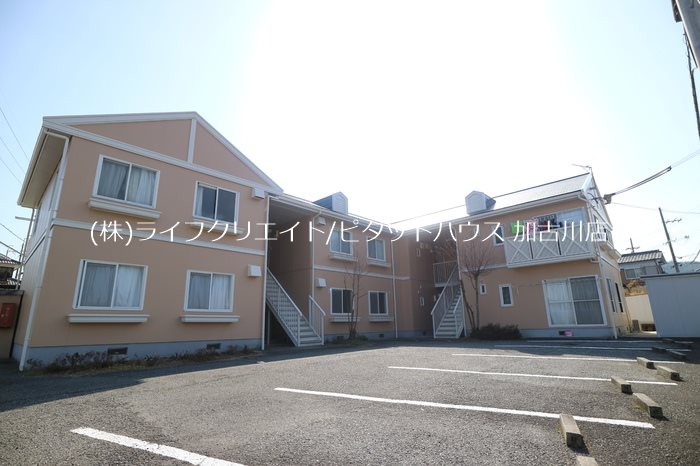 サンハイツ学園前 外観写真