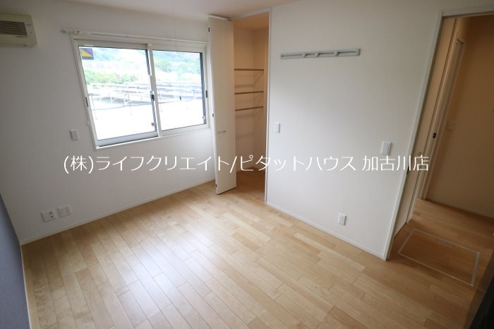 しんでれら・円山　B棟 ベッドルーム