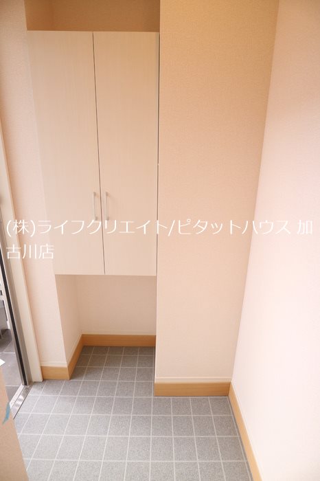 石がけ六番館 玄関