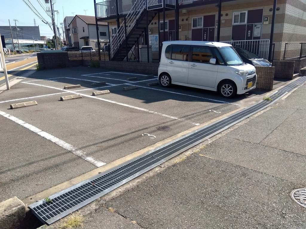 レオパレスＫＯＭＡＴＵＢＡＲＡ その他3