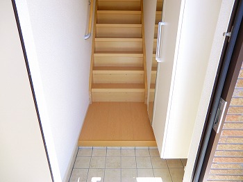 プロムナード弐番館 玄関