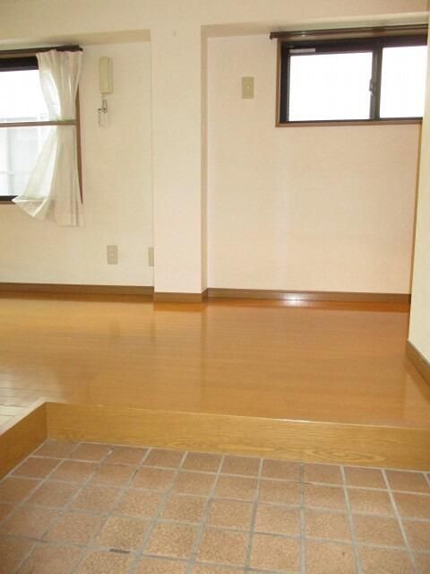 ラウール日吉 玄関