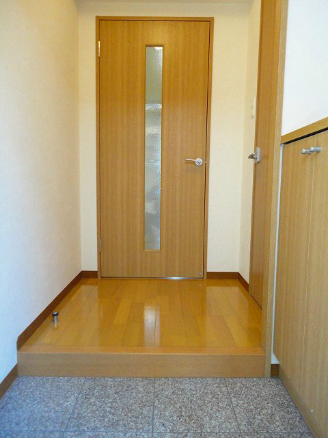 ヒルズタカオカ 玄関