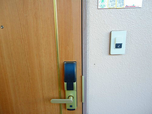 ヒルズタカオカ 玄関