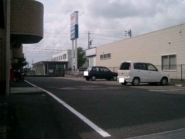 アドラシオン 駐車場