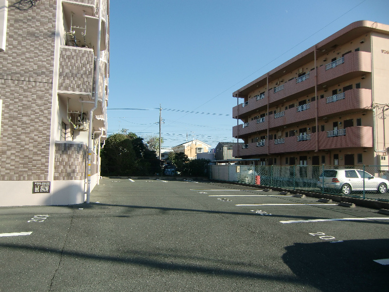 モデスト松下 駐車場
