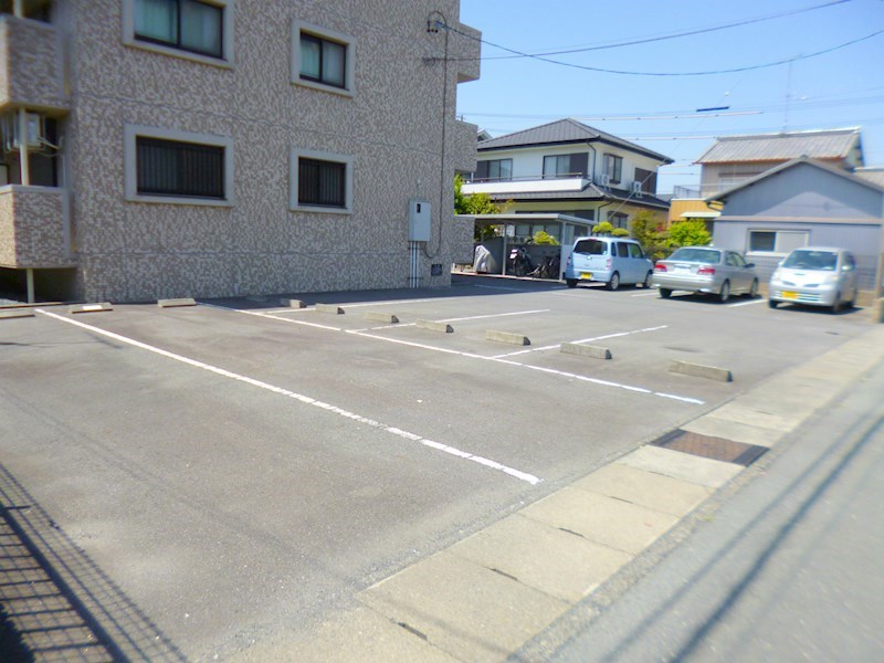 パルティールⅡ 駐車場
