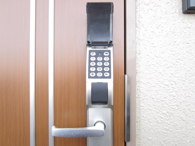 センサーレ 玄関