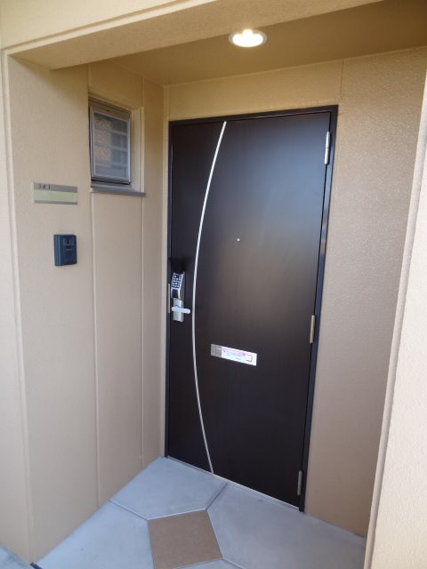 エムロード 玄関