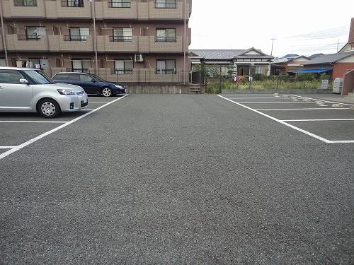 カーサ森下 駐車場