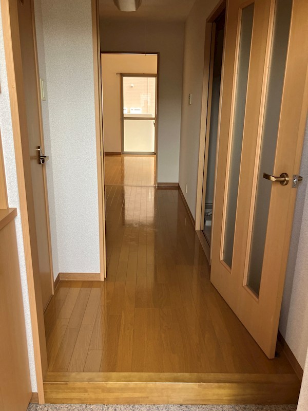 Ｆｕｒｔｈｅｒ　ｇｒｏｗｔｈ 玄関
