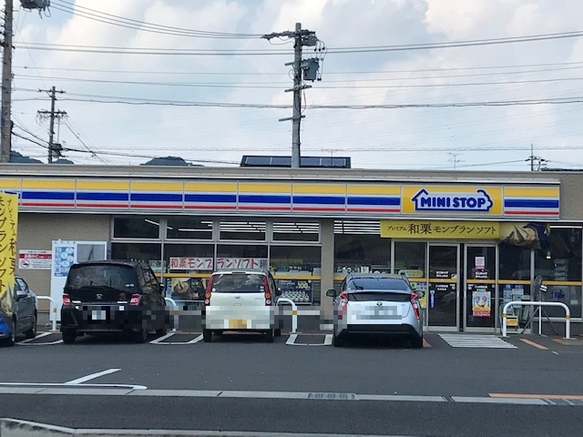 リヴァービュウ コンビニ