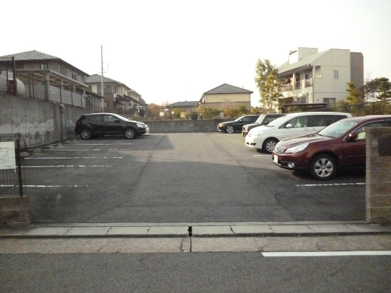 ベルカント 駐車場