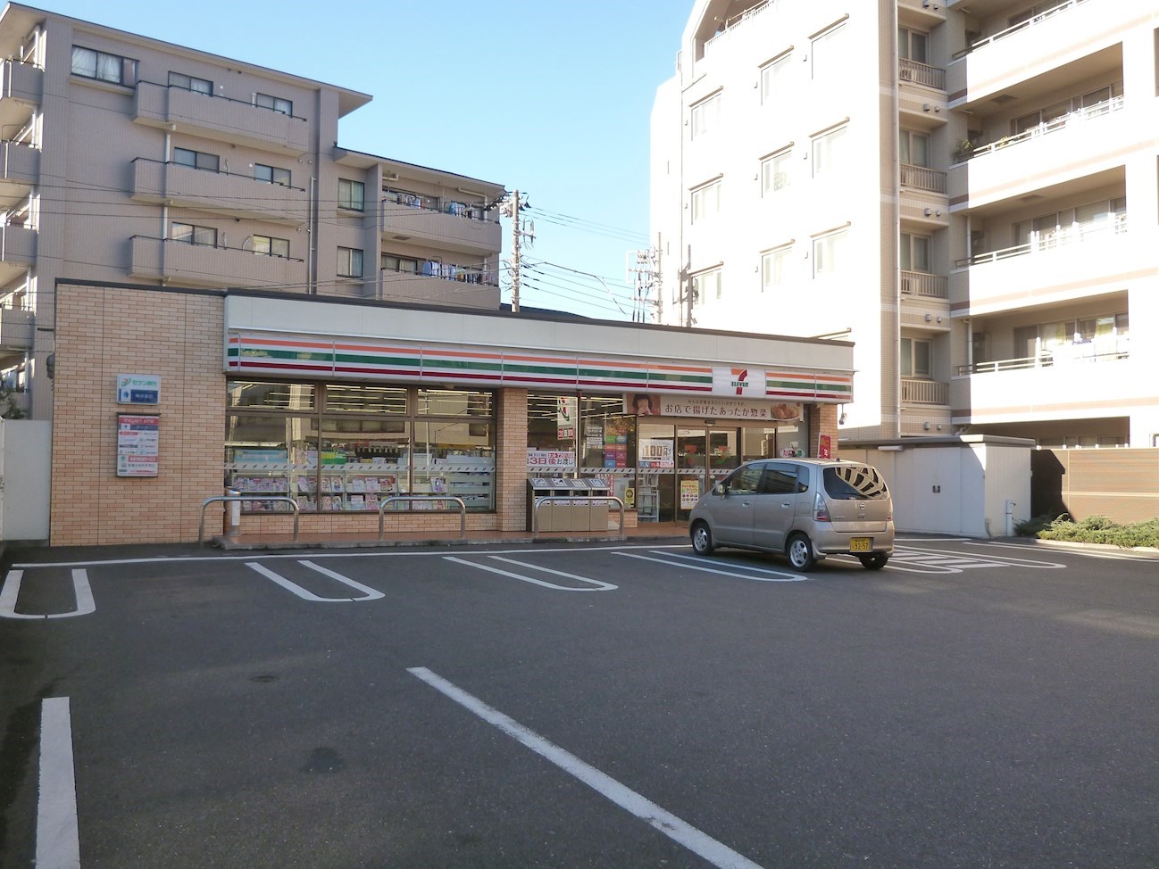 セゾンエイト コンビニ