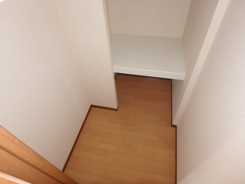 エミーナ 収納