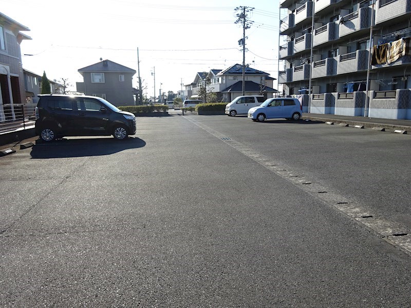 グランピアⅠ 駐車場