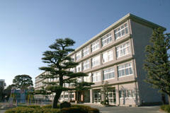 アンベリール 小学校