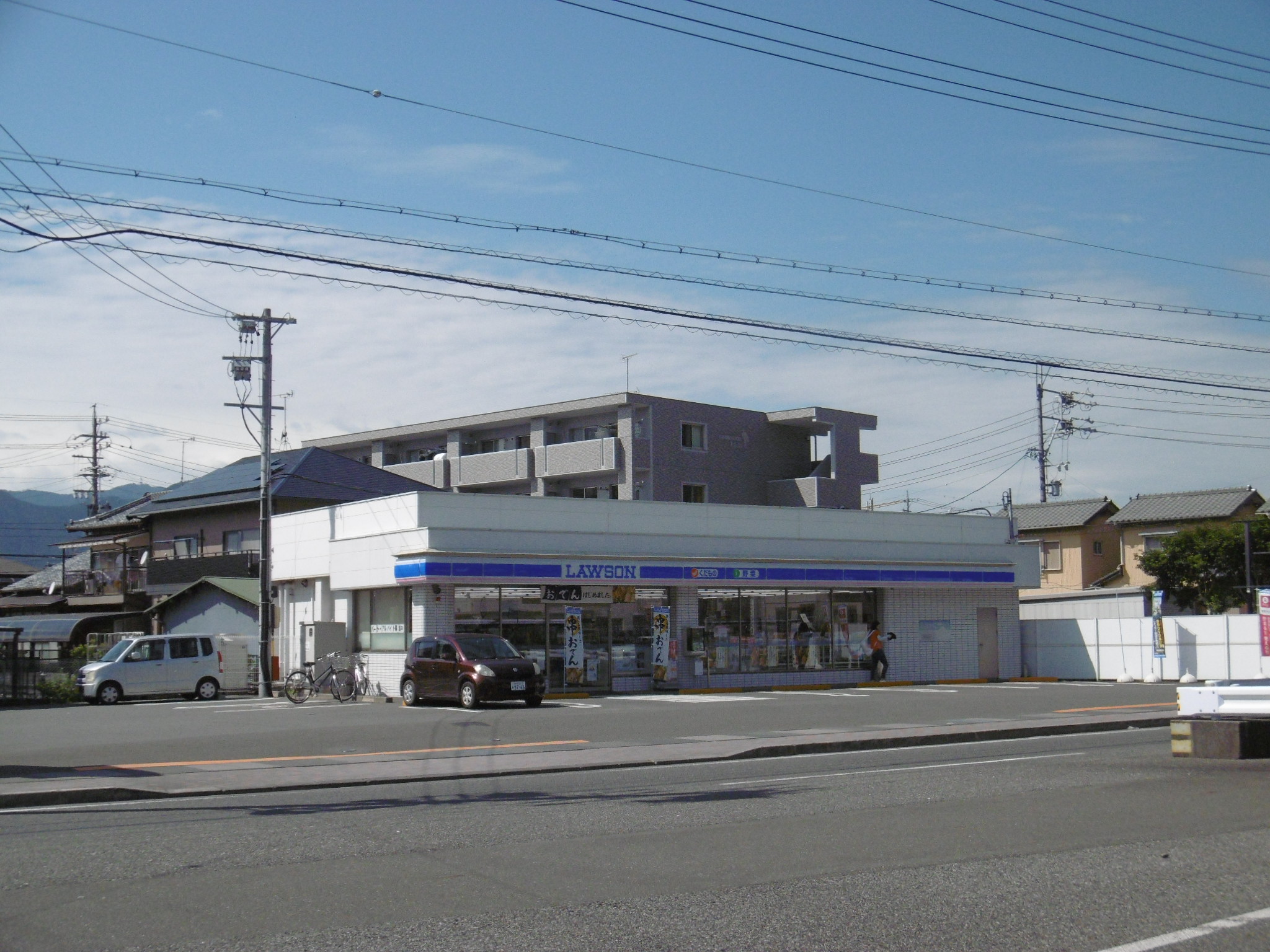 グランクール駐車場 コンビニ