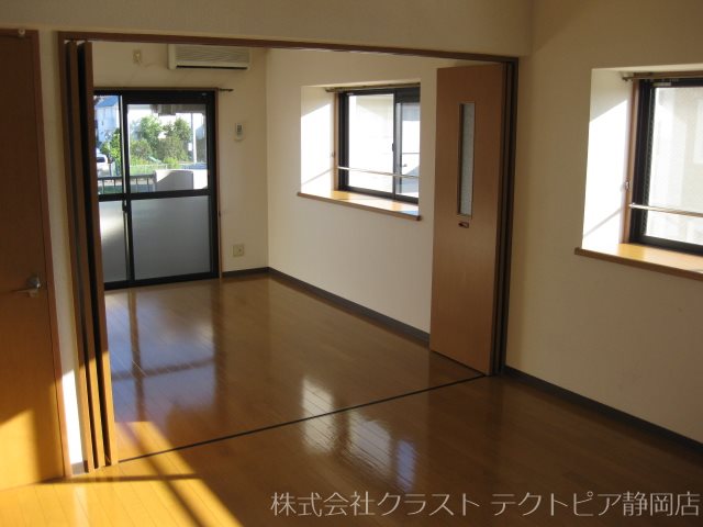 ウェーブⅡ リビング