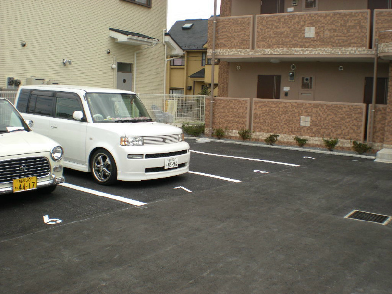 マーヴェラスⅠ 駐車場