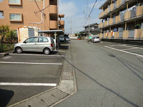 エトワール加藤 駐車場