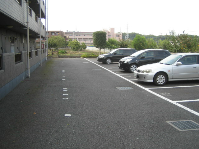 アクアレトリー 駐車場