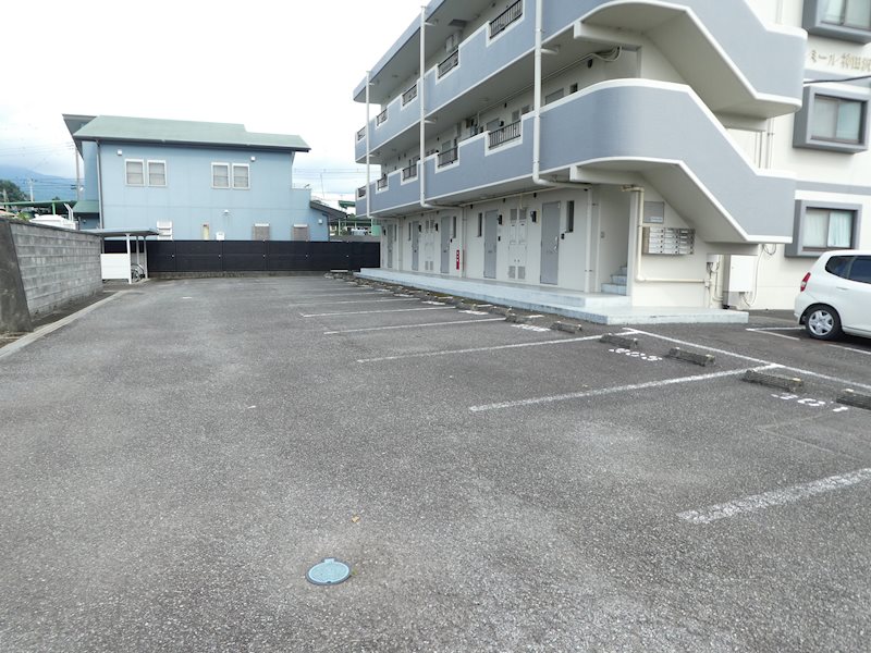 プレミール神田沢 駐車場