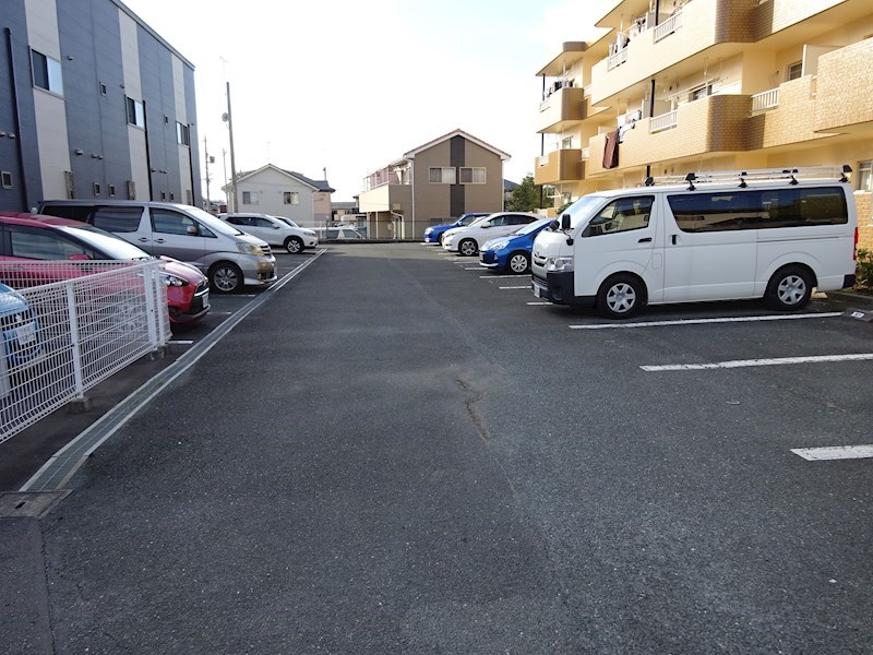 オークヒルズ天竜 駐車場
