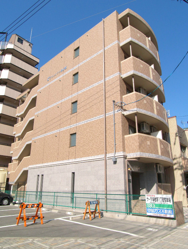 グランメゾン海老塚 外観