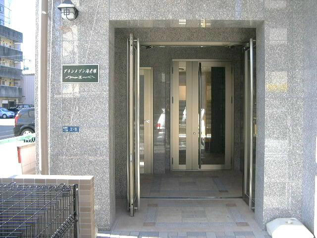 グランメゾン海老塚 エントランス