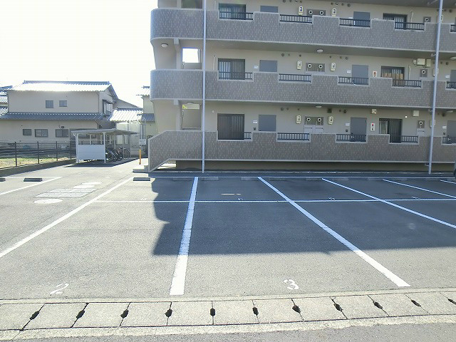 ヴィーヴルⅠ 駐車場