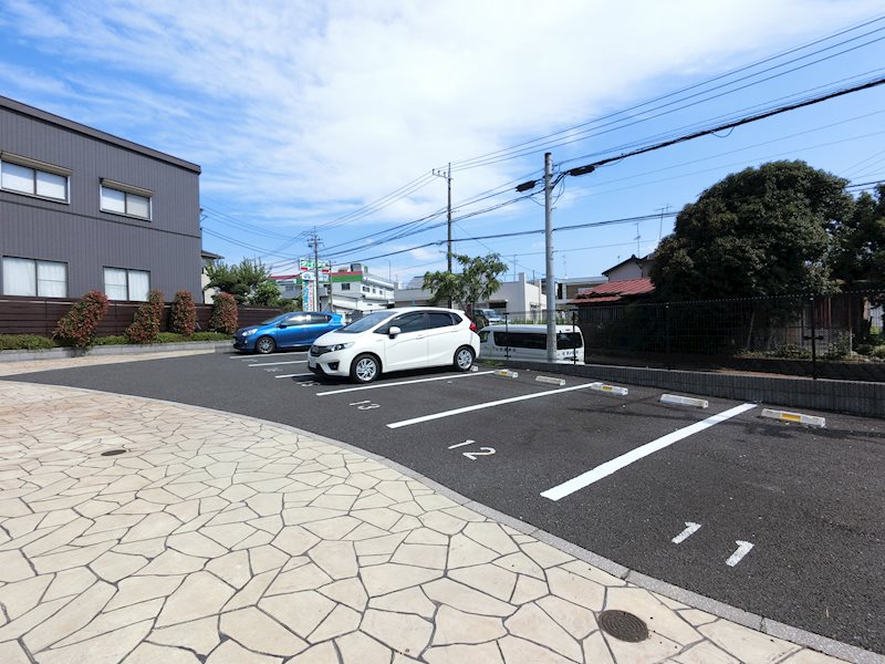 ヴェール久保沢 駐車場