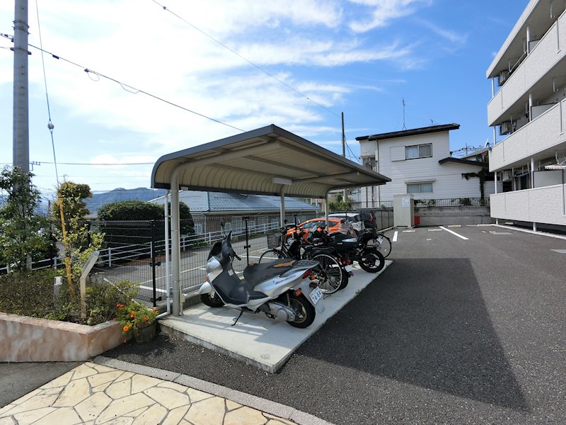 ヴェール久保沢 駐車場